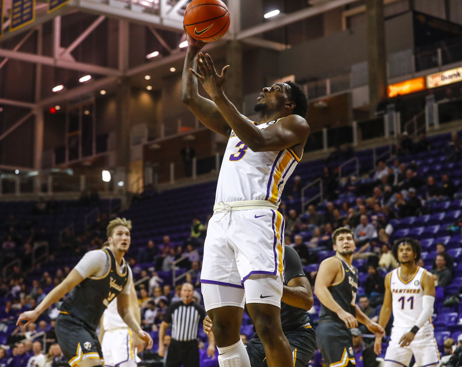 MBBall UNI vs. Valparaiso 3